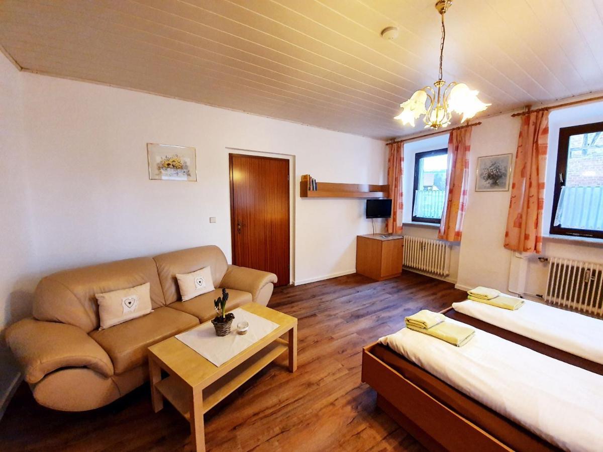 Pension Schuetze Daasdorf am Berge ภายนอก รูปภาพ