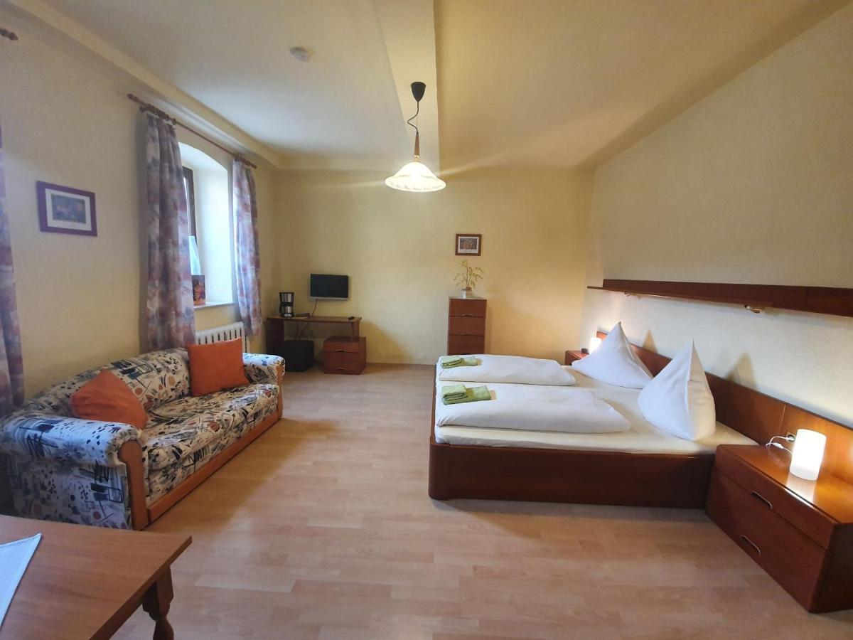 Pension Schuetze Daasdorf am Berge ภายนอก รูปภาพ