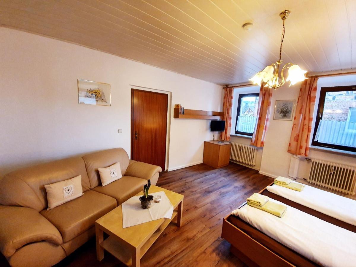 Pension Schuetze Daasdorf am Berge ภายนอก รูปภาพ