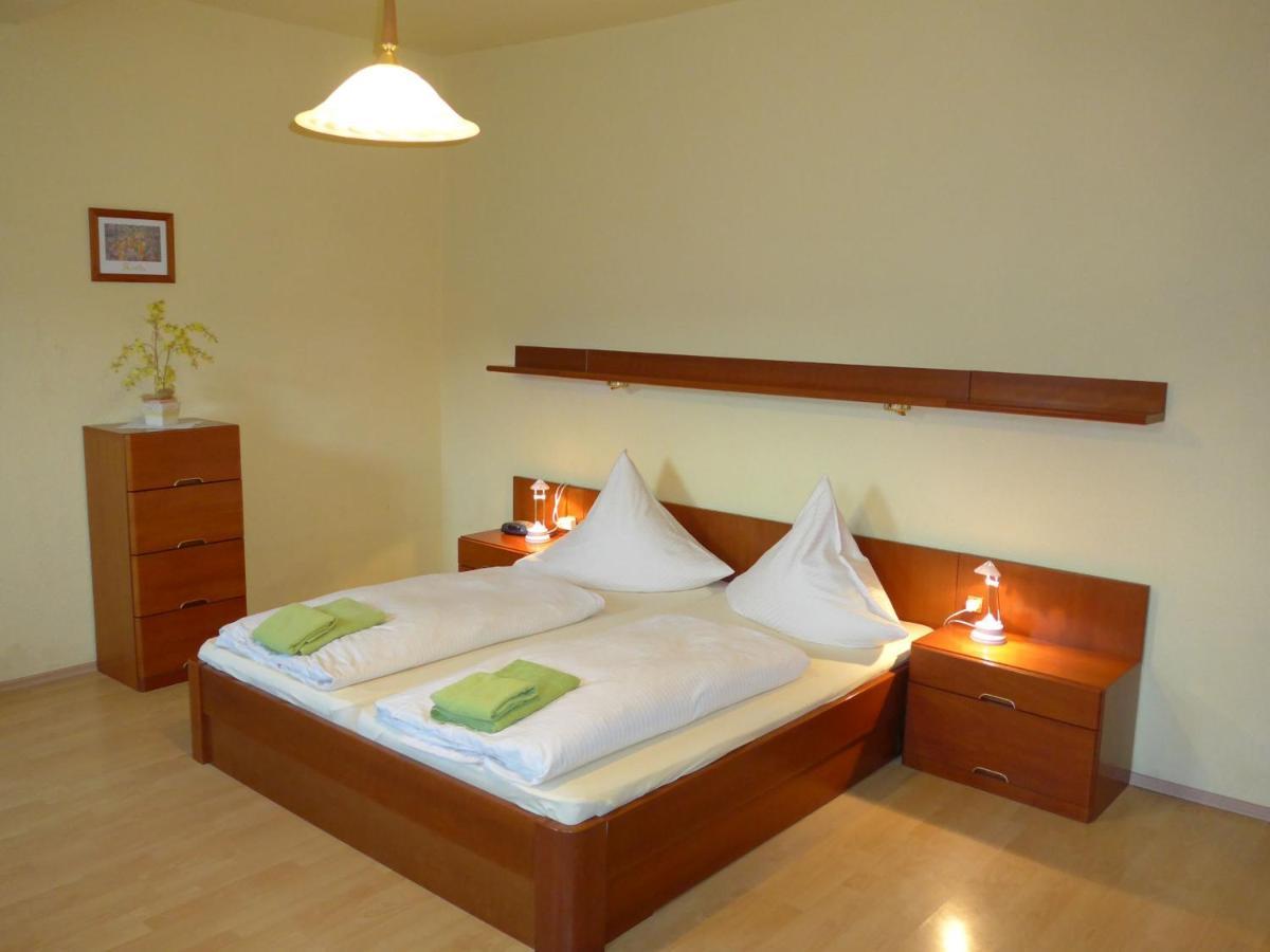 Pension Schuetze Daasdorf am Berge ภายนอก รูปภาพ