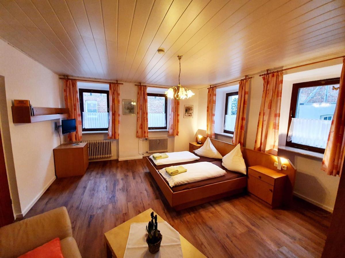 Pension Schuetze Daasdorf am Berge ภายนอก รูปภาพ