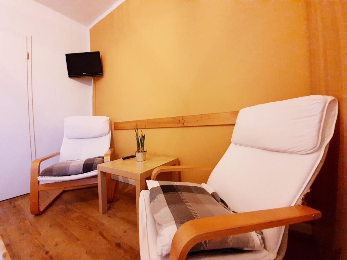 Pension Schuetze Daasdorf am Berge ภายนอก รูปภาพ
