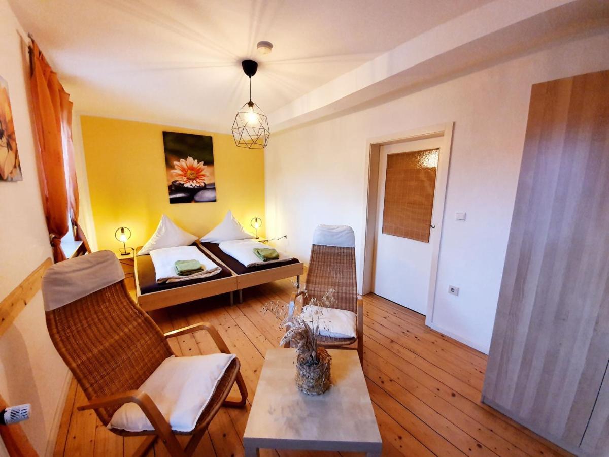 Pension Schuetze Daasdorf am Berge ภายนอก รูปภาพ